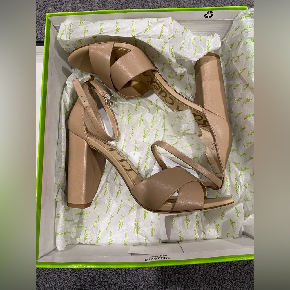 NWT Sam Edelman beige block heels size 9